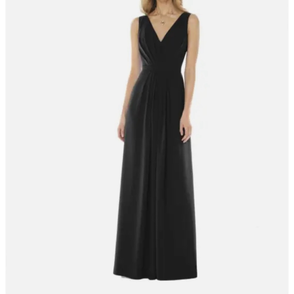 Social Bridesmaids V-Neck Black Gown Size 2 NWT